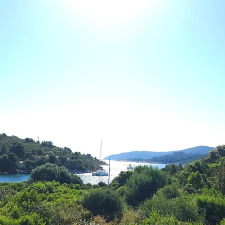 Hidden Diamond - Near The Sea *